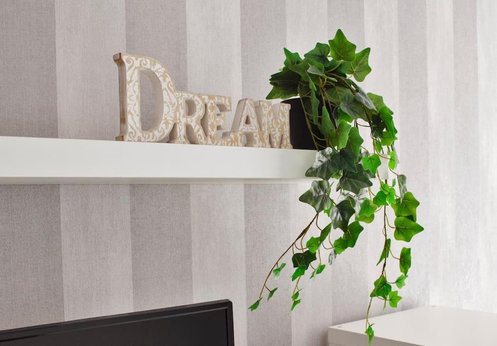 Apartamento 3 Dream Apartmant 3+Parcare Gratuita Oradea Exterior foto